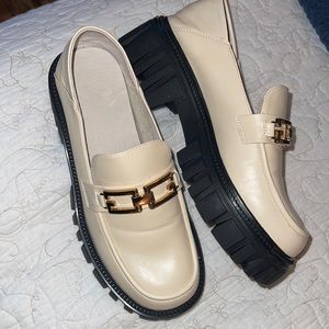 BRAND NEW chunky leather loafers!